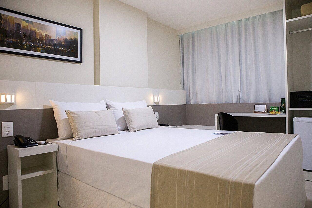 Bristol Easy Uba Hotel エクステリア 写真