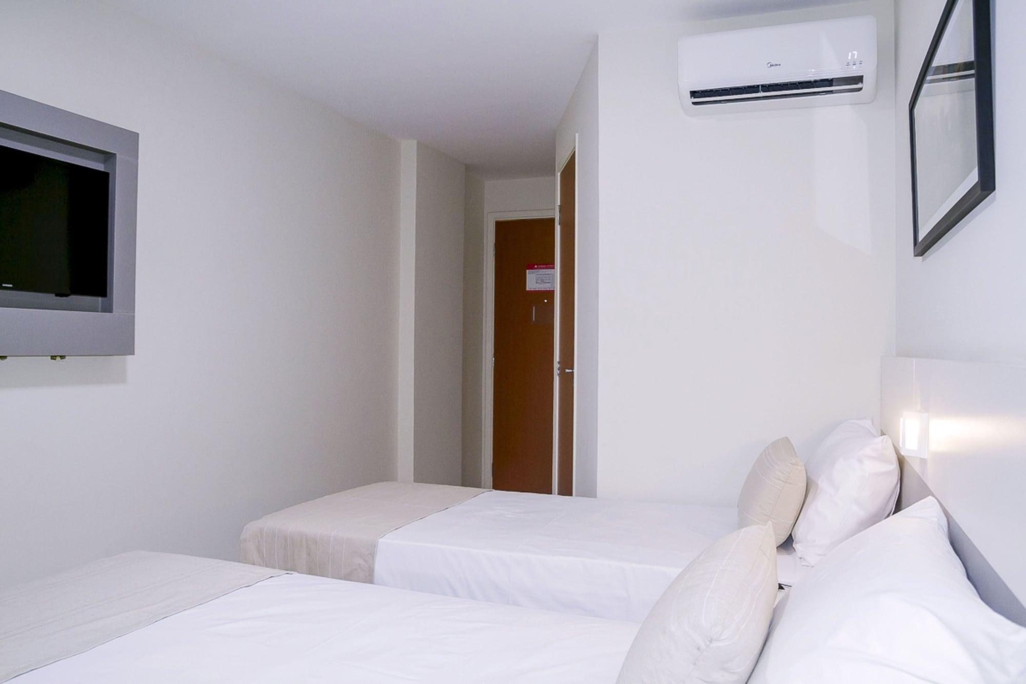 Bristol Easy Uba Hotel エクステリア 写真