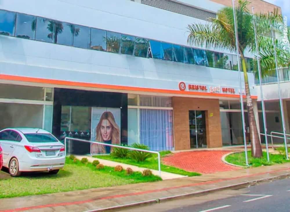 Bristol Easy Uba Hotel エクステリア 写真