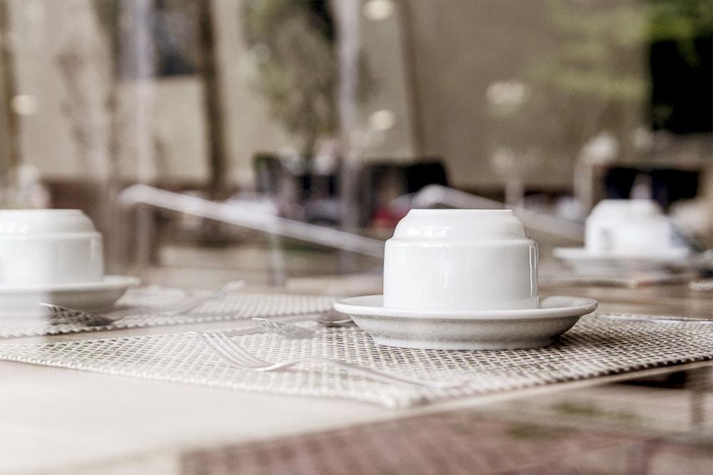 Bristol Easy Uba Hotel エクステリア 写真